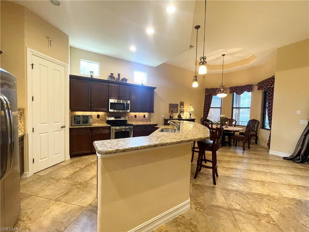 7302 Acorn WAY photo 9
