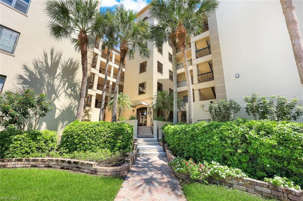 View of apartment building / complex