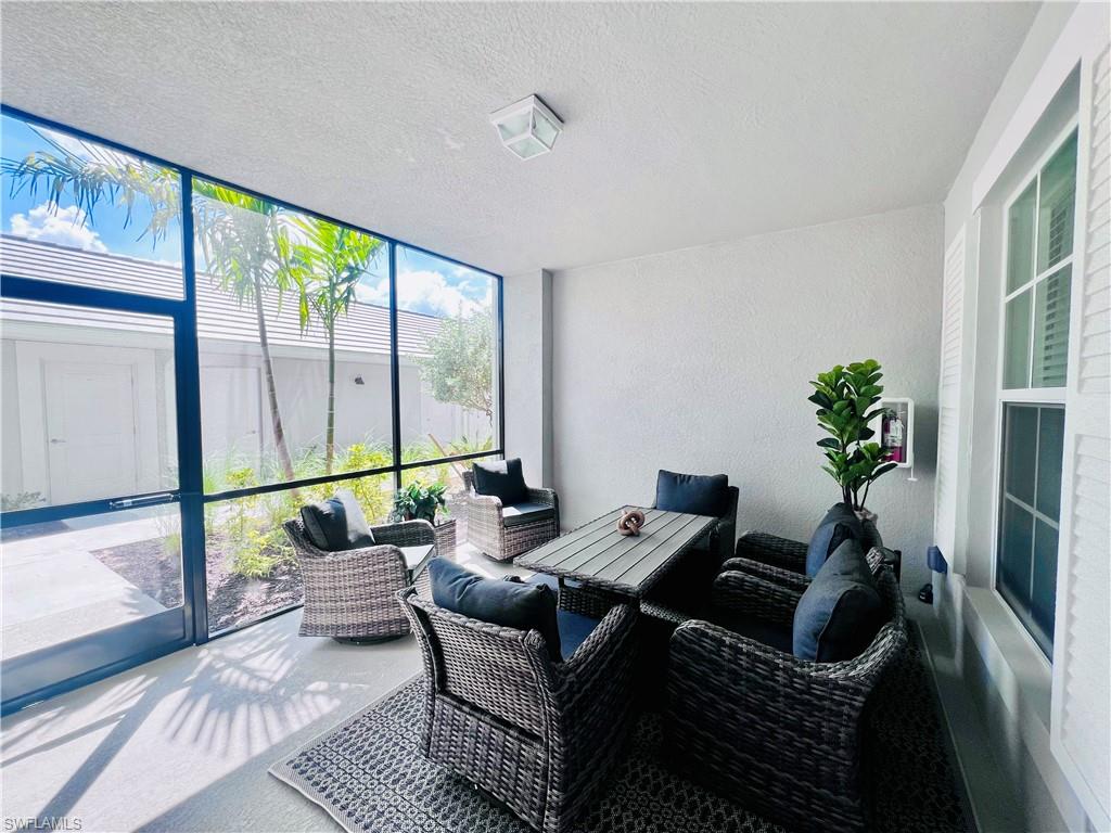 Front Screened-in Lanai