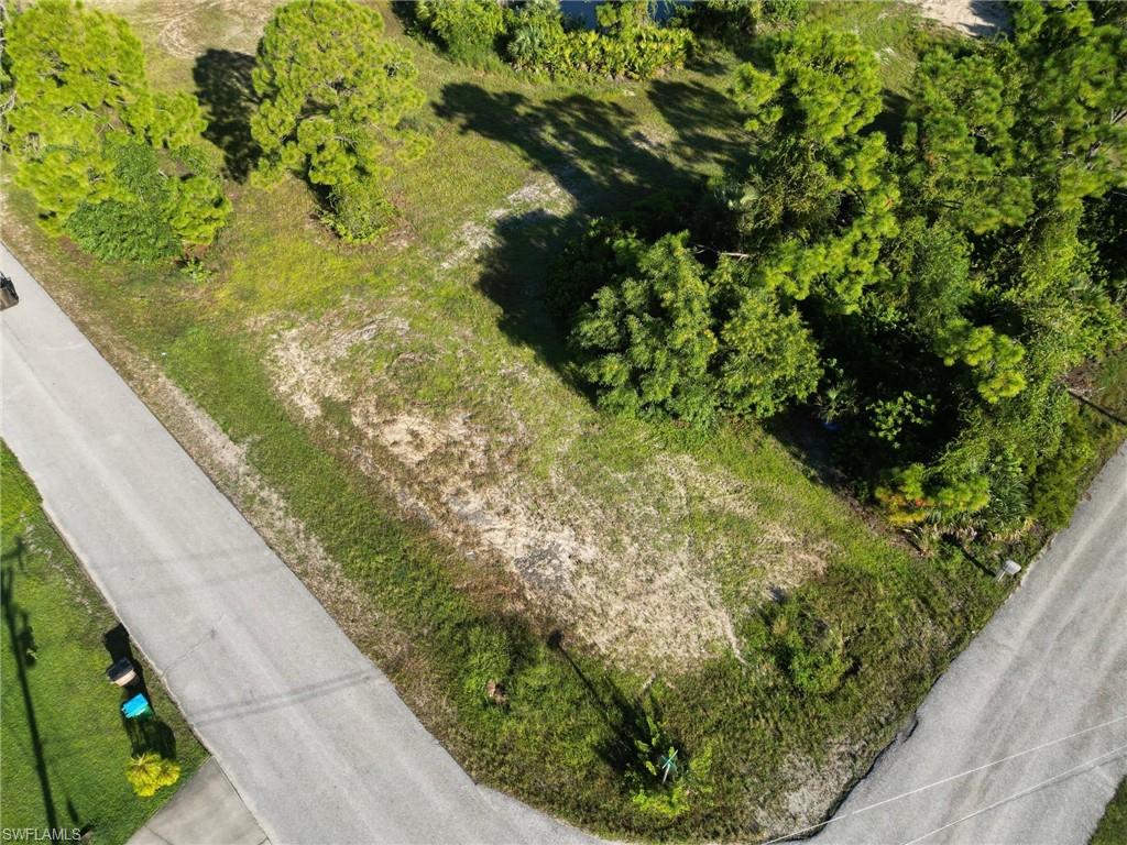 Corner lot view
