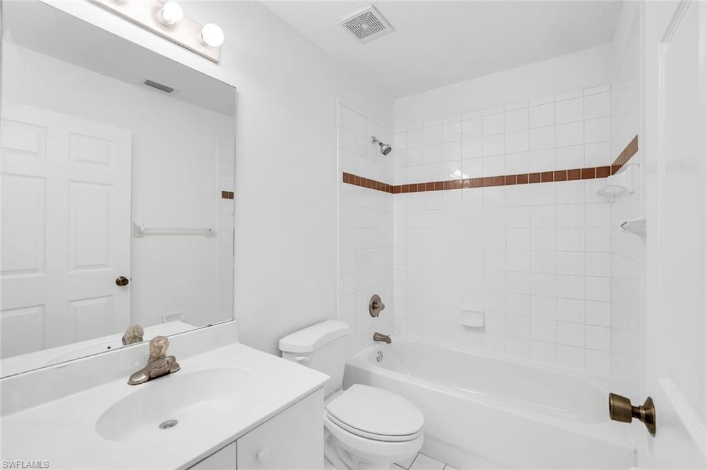 6635 Huntington Lakes CIR 202 photo 15