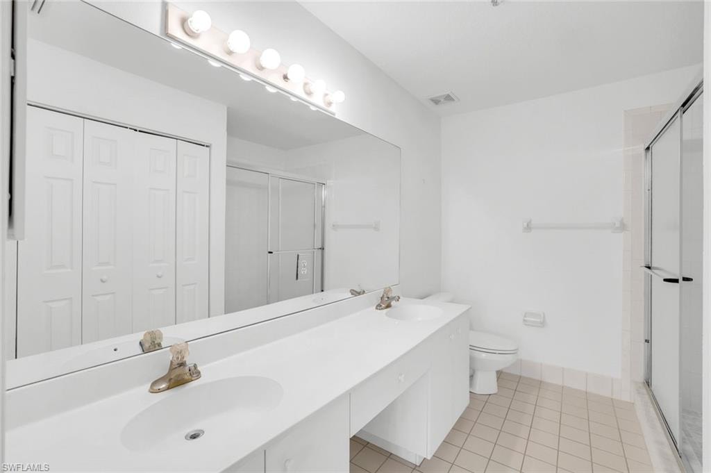 6635 Huntington Lakes CIR 202 photo 11