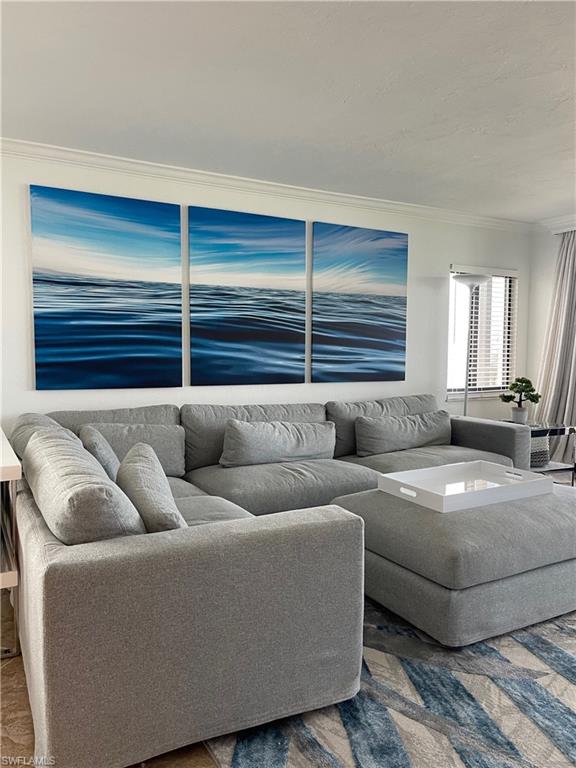 Living area with crown molding