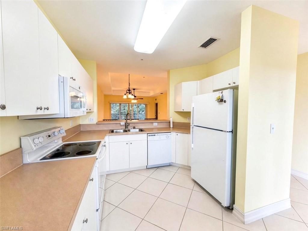 7811 Regal Heron CIR 302 photo 6