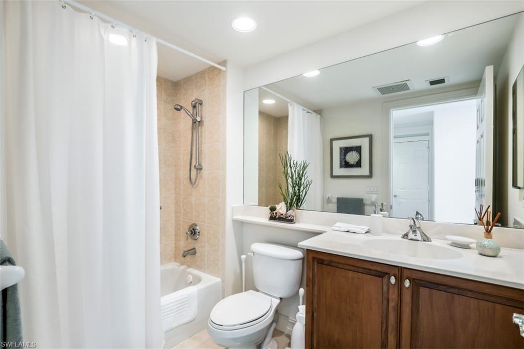2728 Tiburon BLVD E 302 photo 25