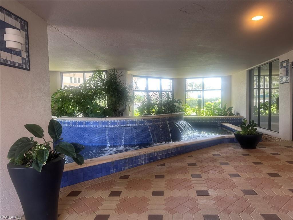 Left Side Entry with Waterfall