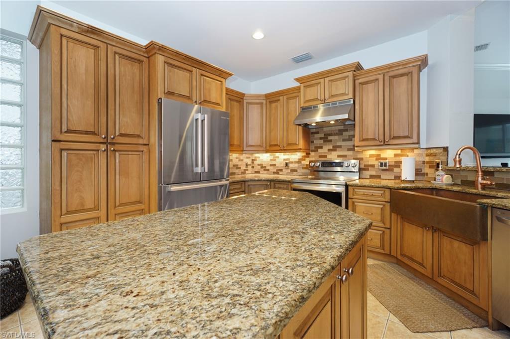 3188 Sundance CIR photo 18