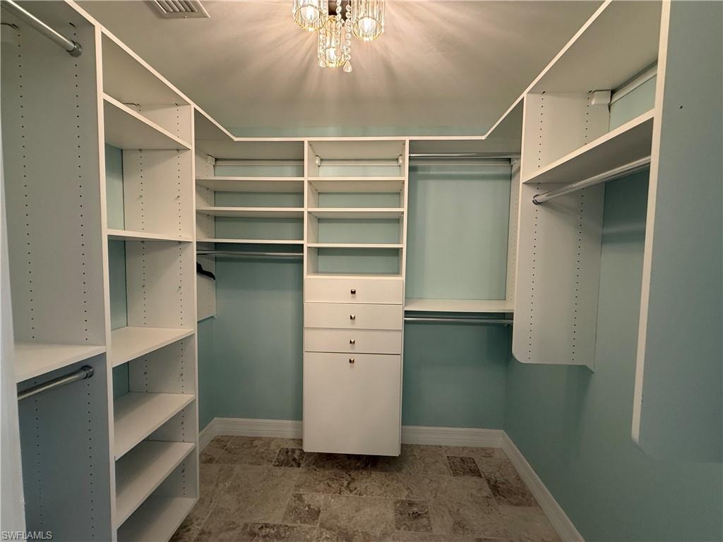 Walk in closet