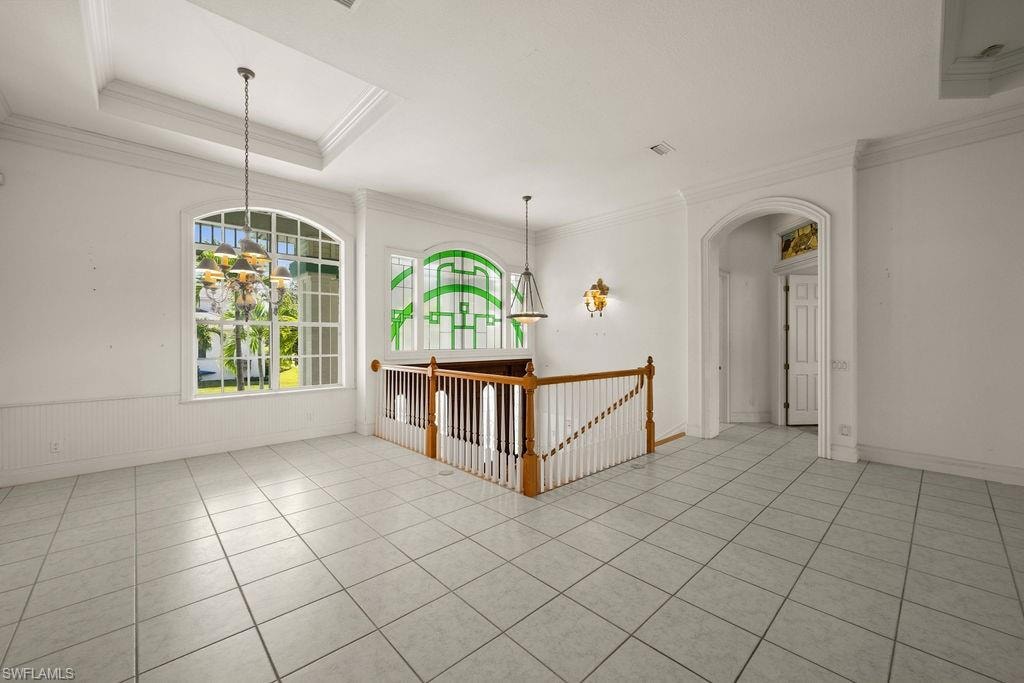 371 Bayside AVE photo 22