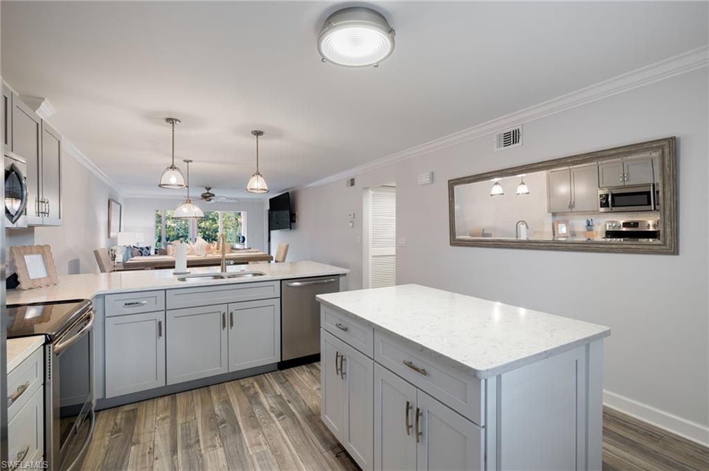 3021 Sandpiper Bay CIR E106