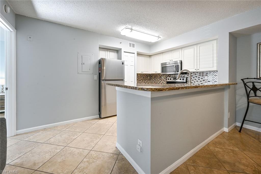 1265 Wildwood Lakes BLVD 3-103 photo 9