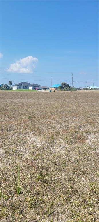View of yard featuring a rural view