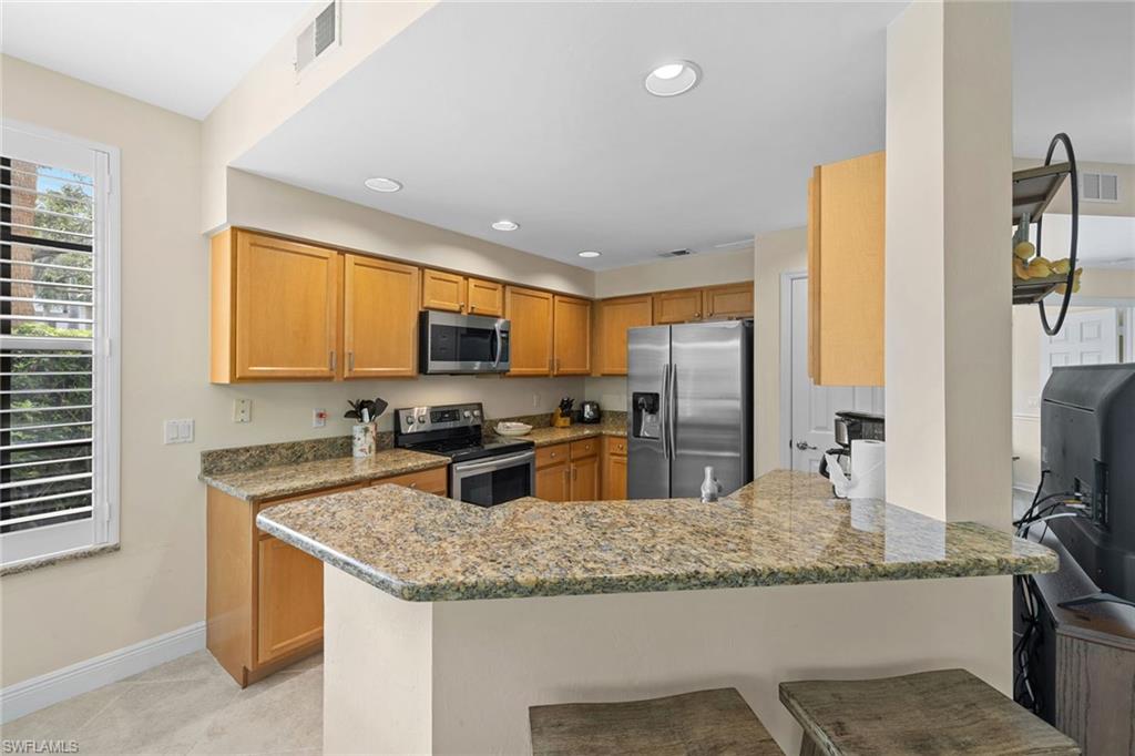 27190 Oakwood Lake DR 102 photo 9