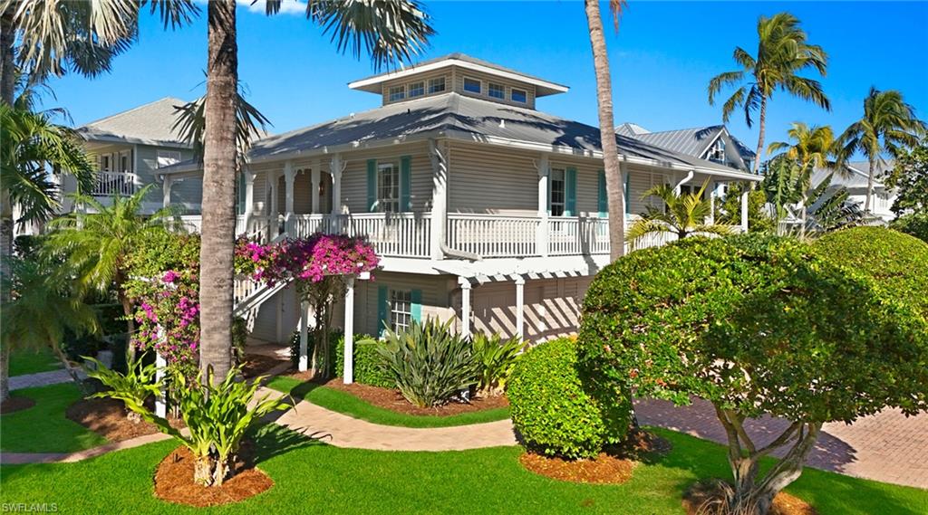 View of front facade with a porch
