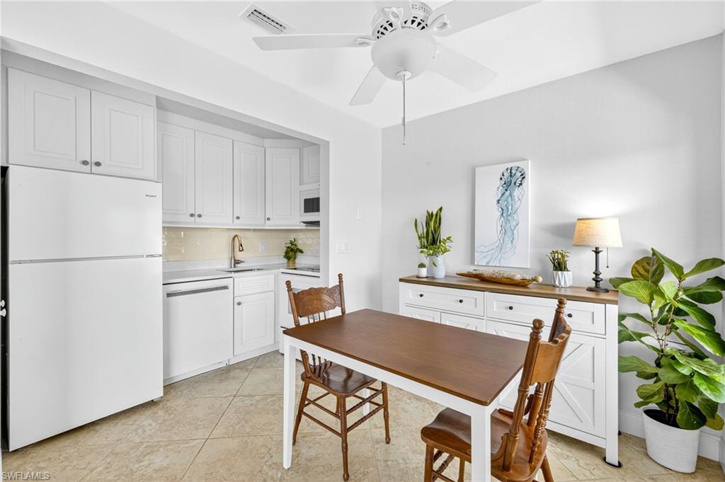 1250 Tennisplace CT B34