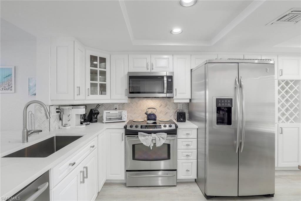9101 Vanderbilt DR 203 photo 7