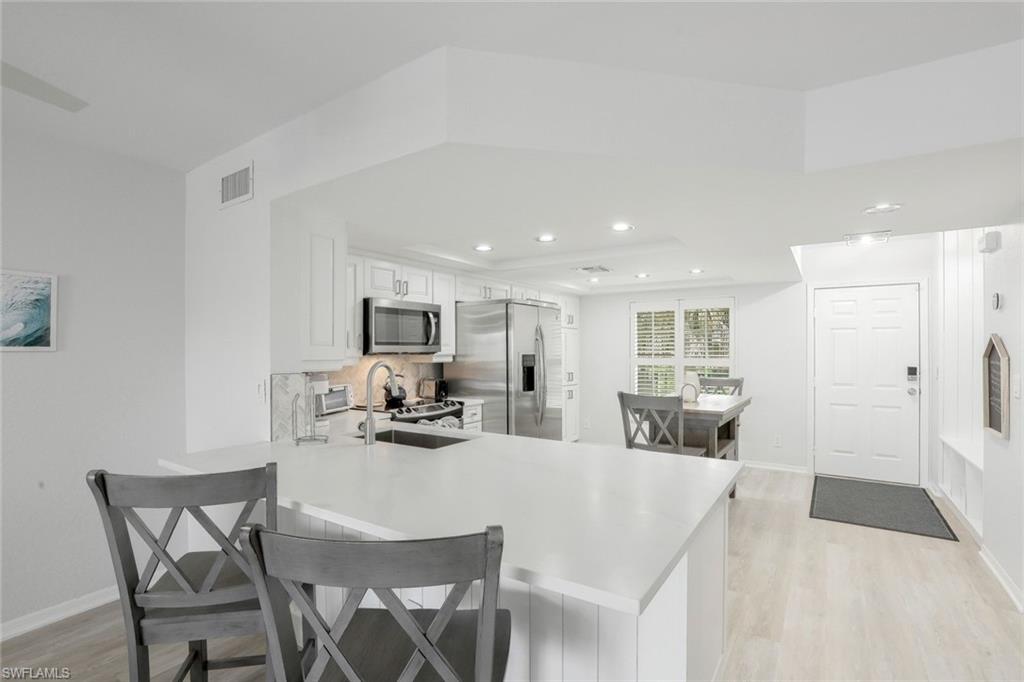 9101 Vanderbilt DR 203 photo 10