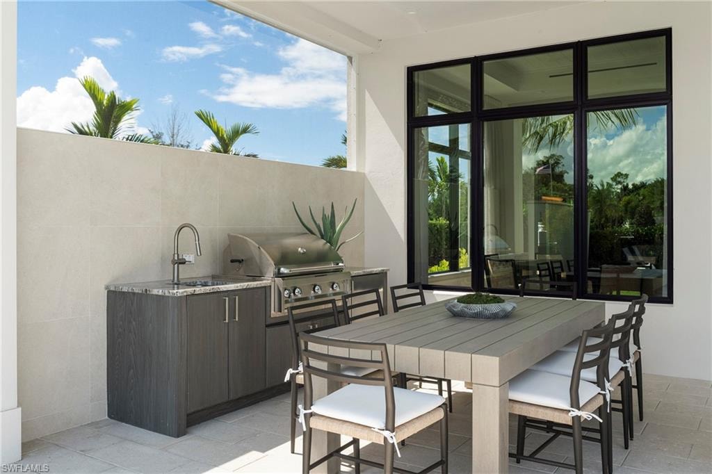 Outdoor Kitchen