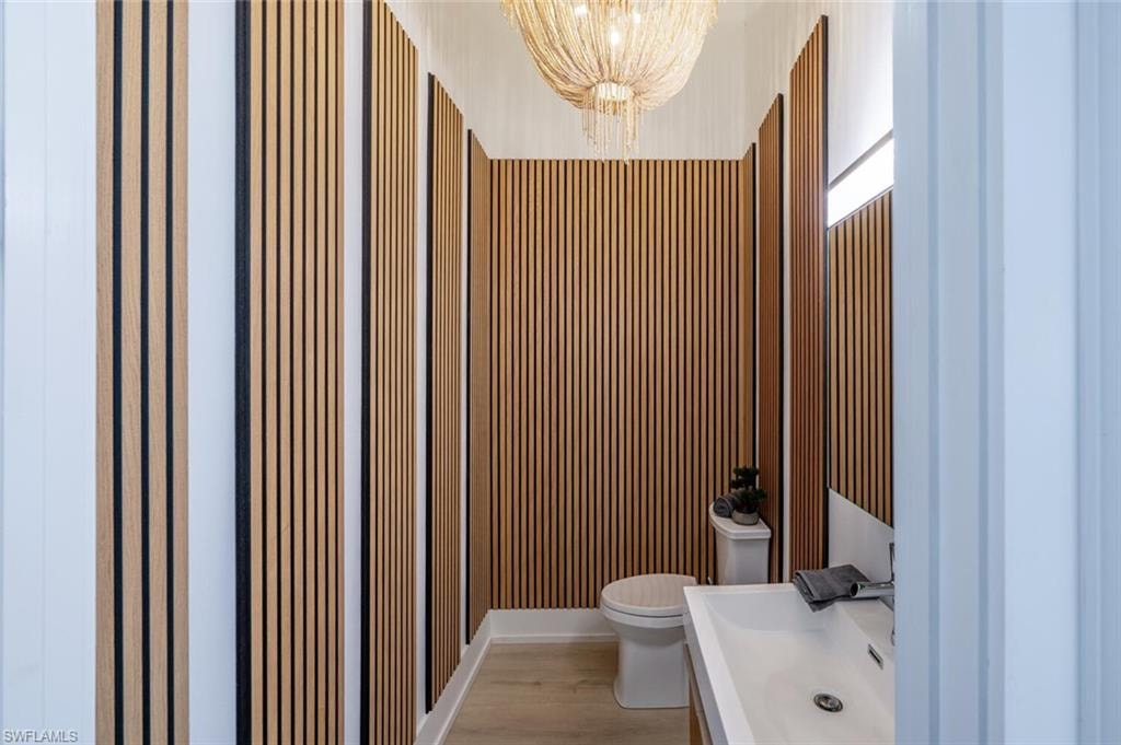 1/2 Bath Guest Powder Room