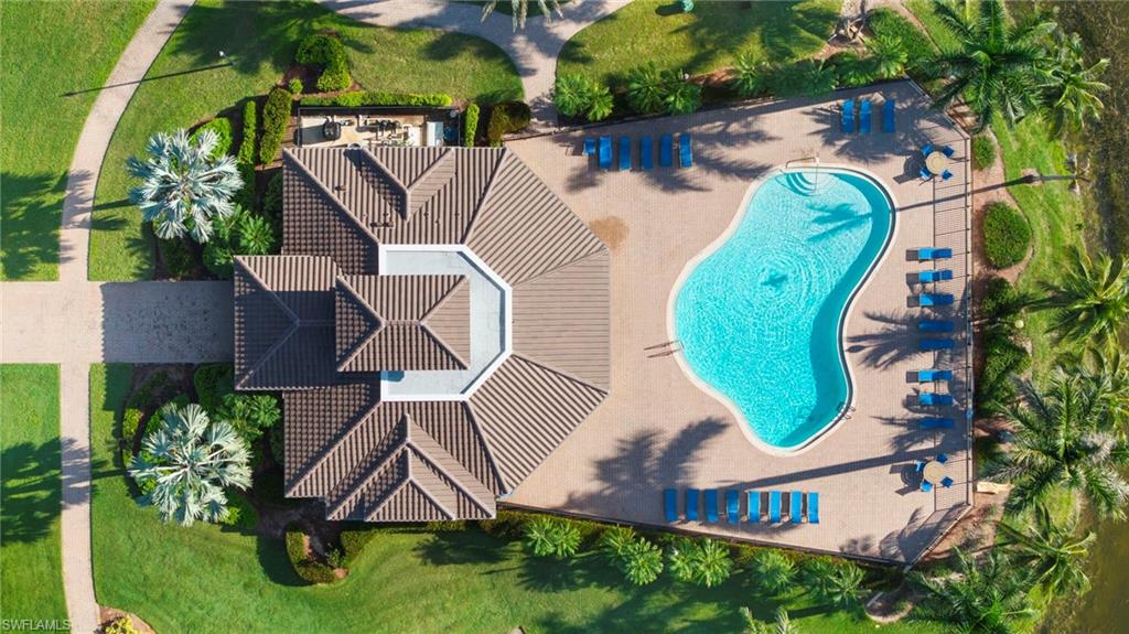 Bird's eye view of a pool area