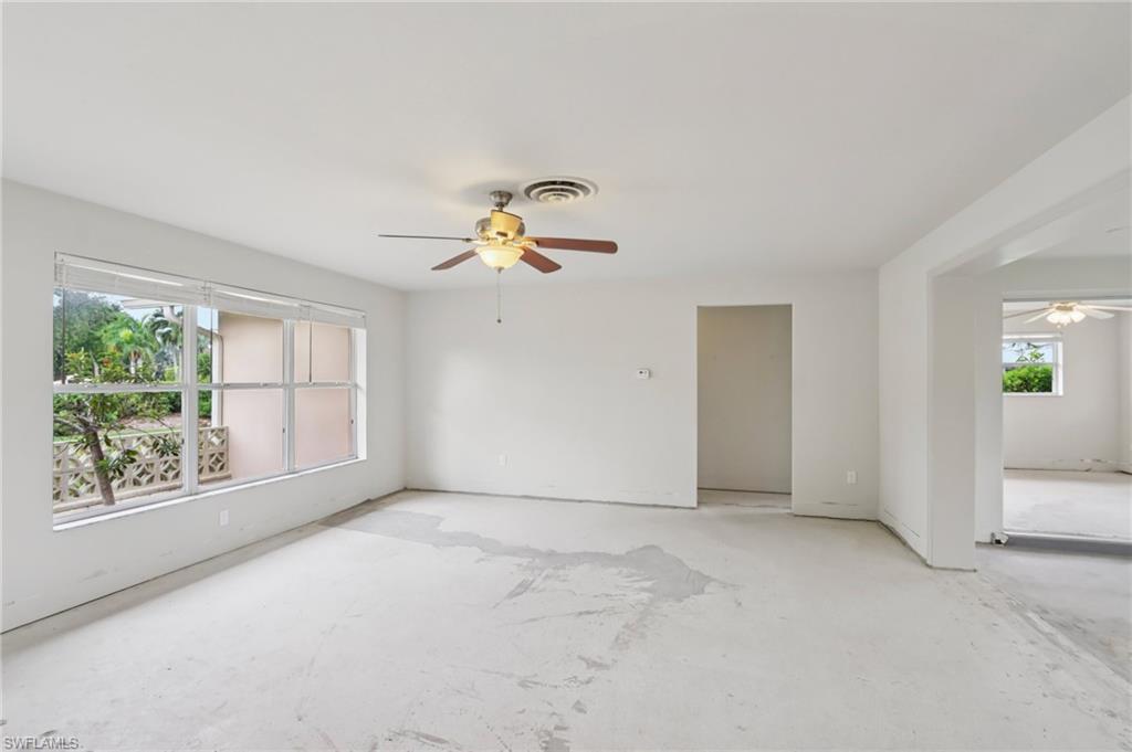 1037 Ione DR photo 20
