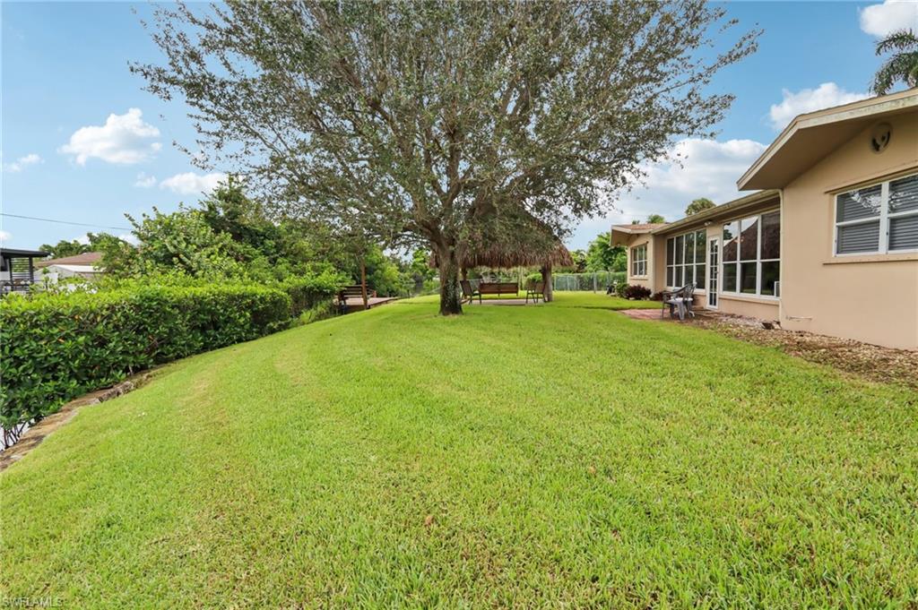 1037 Ione DR photo 30