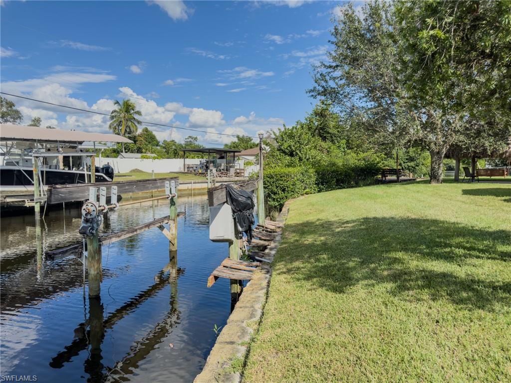 1037 Ione DR photo 34
