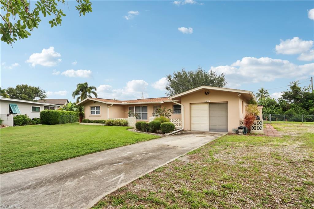 1037 Ione DR photo 35