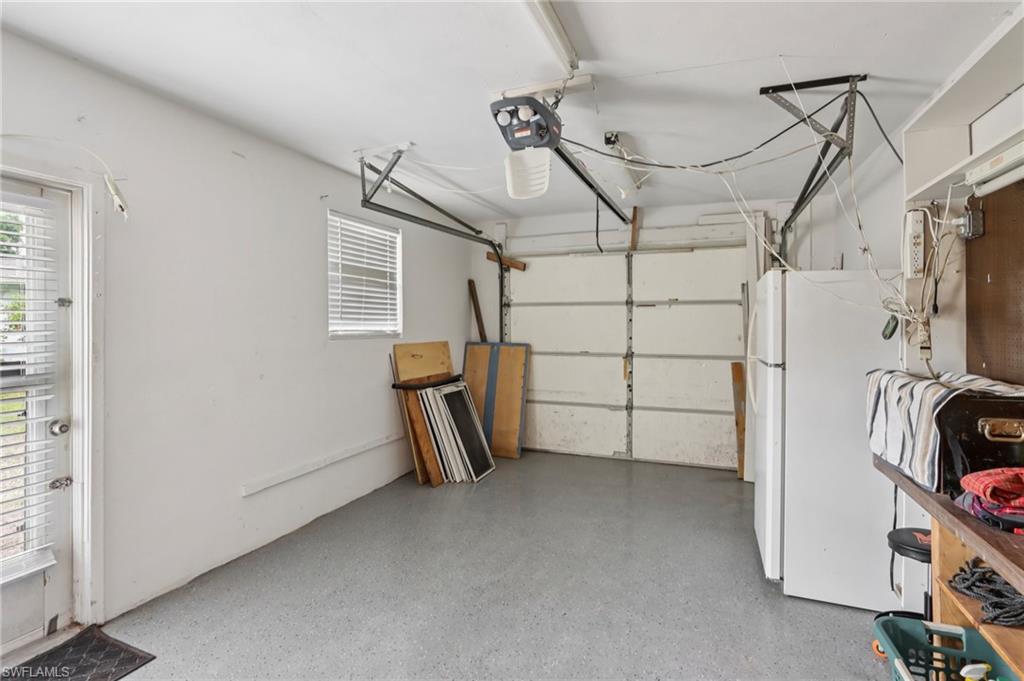 1037 Ione DR photo 29