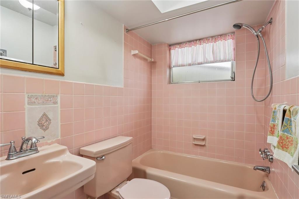 1037 Ione DR photo 25