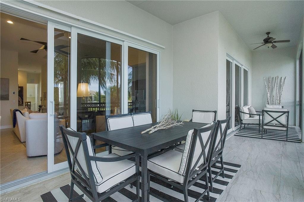 Large spacious lanai with room for family