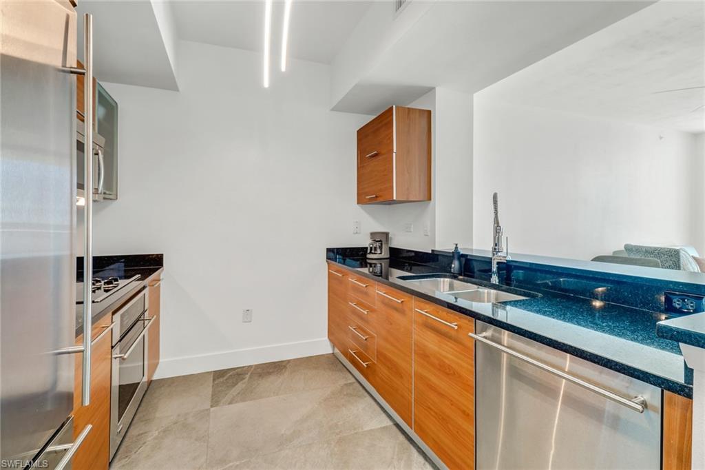 3000 Oasis Grand BLVD 606