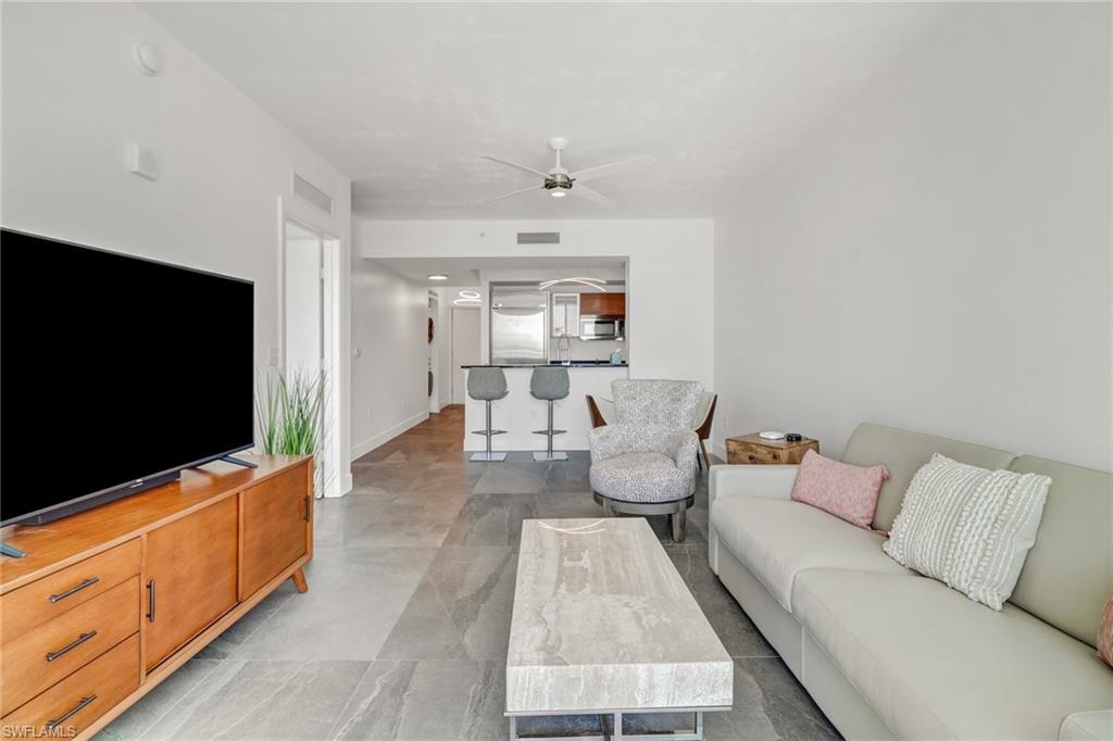 3000 Oasis Grand BLVD 606 photo 11