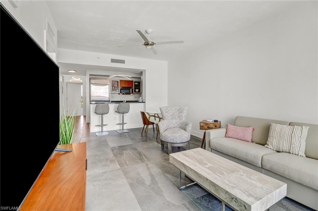 3000 Oasis Grand BLVD 606 photo 8