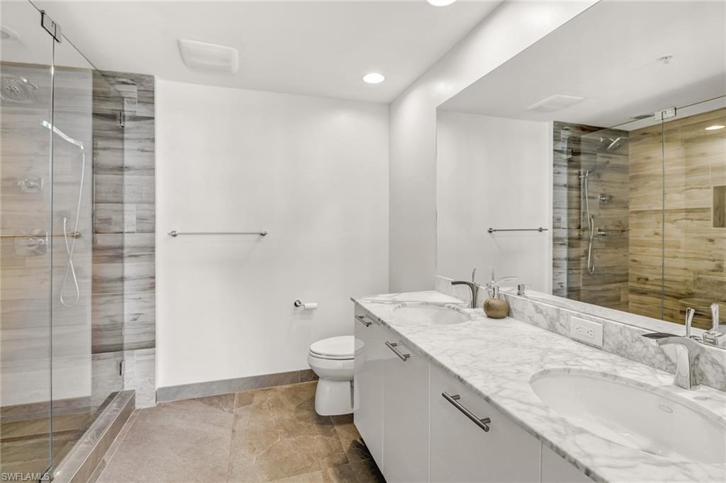 3000 Oasis Grand BLVD 606 photo 21
