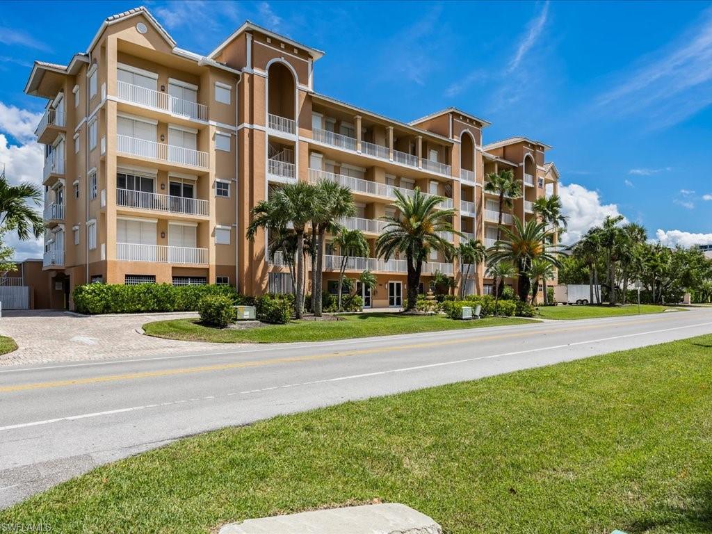 View of apartment building / complex