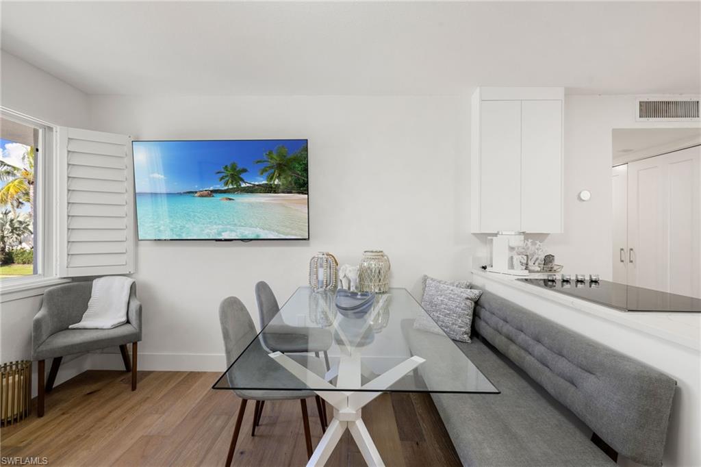 Spacious dining/great room area