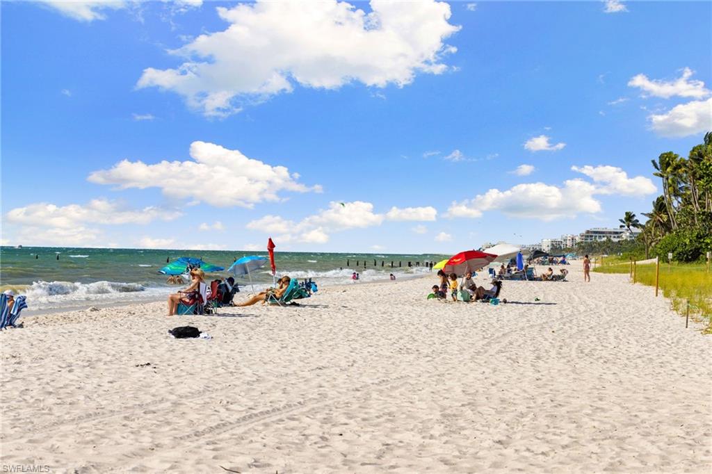2 blocks from beautiful beaches