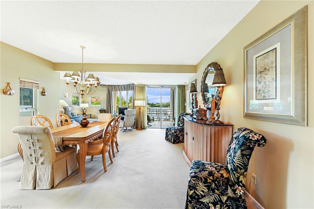 Living/Dining Area