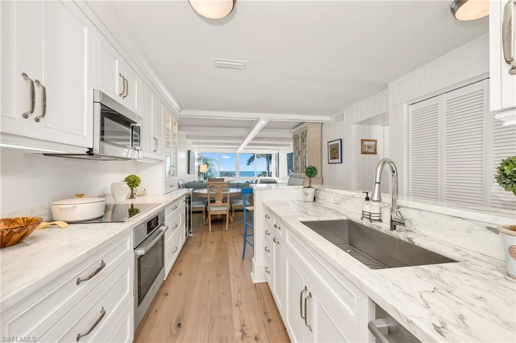 2121 Gulf Shore BLVD N 206 photo 6