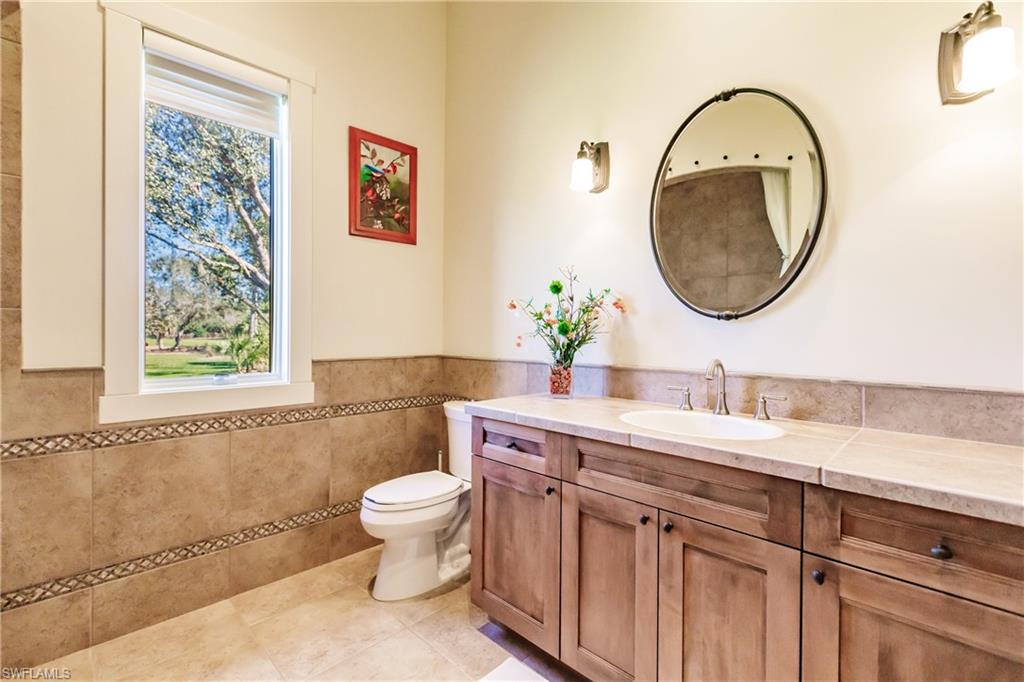 Guest Bedroom #1-Ensuite Bath