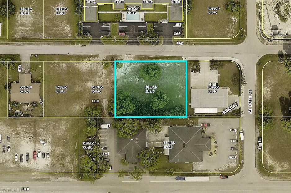 922 SE 8th Ter--four lot site