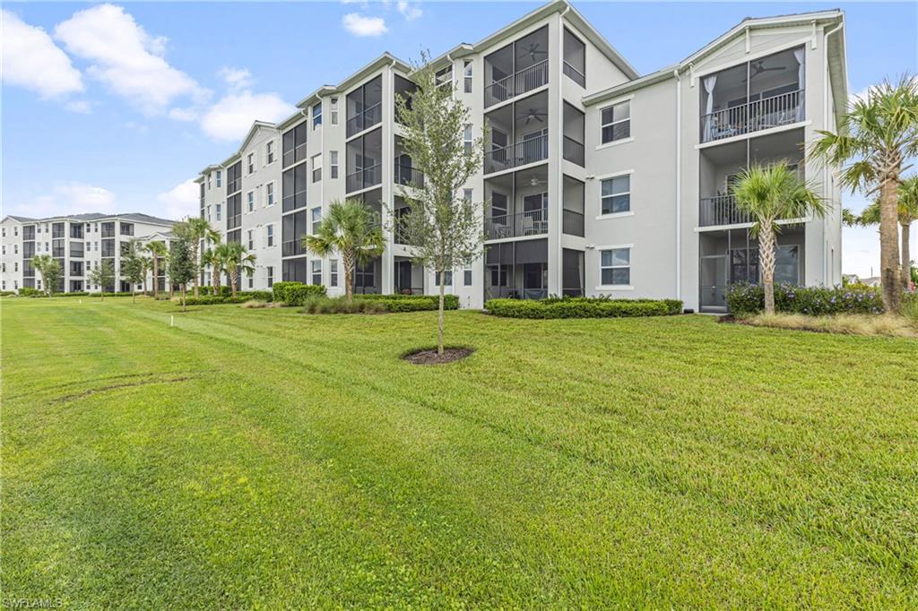 View of apartment building / complex