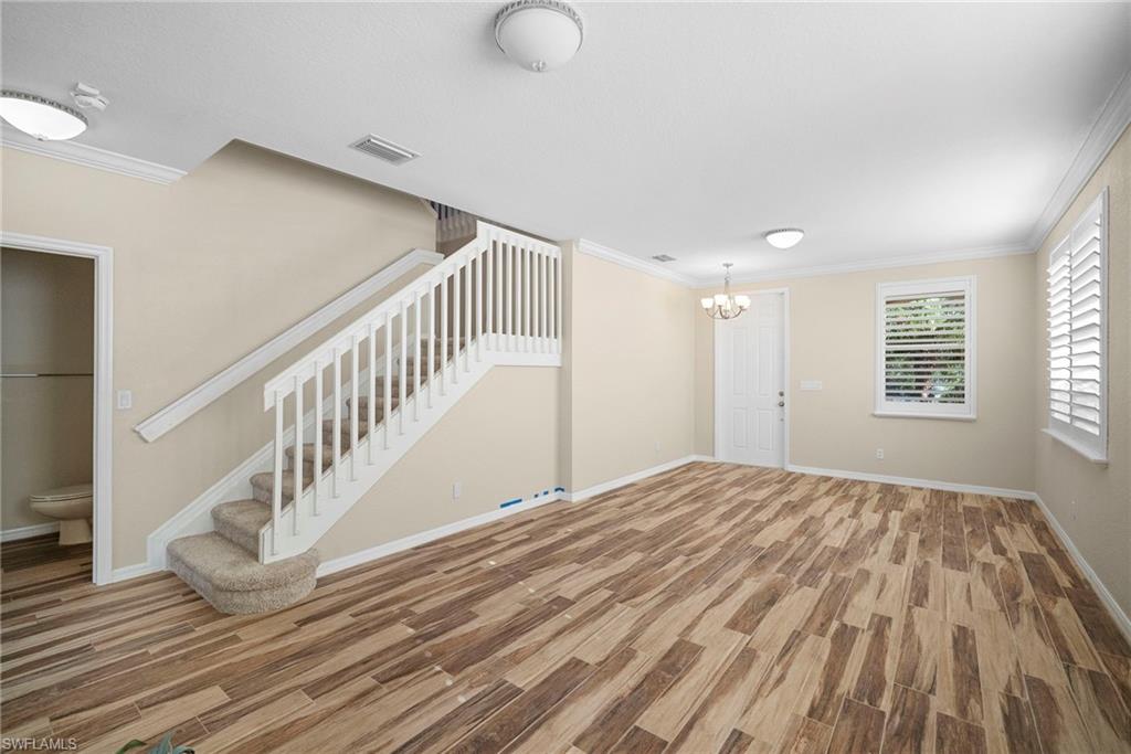 8542 Sumner AVE 1