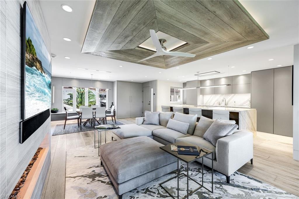 295 5th AVE S