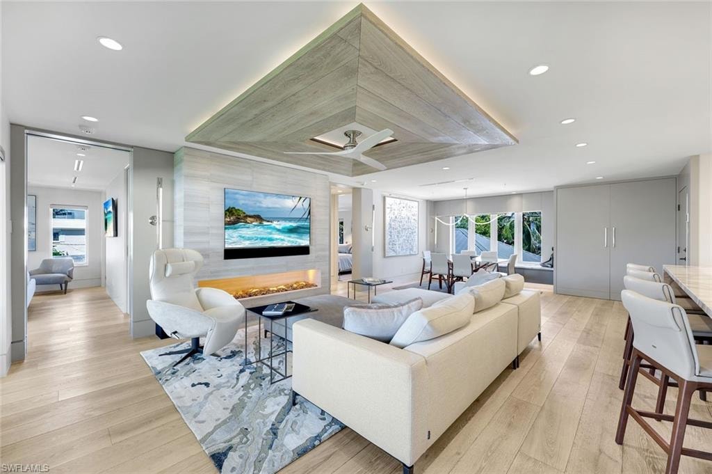 295 5th AVE S
