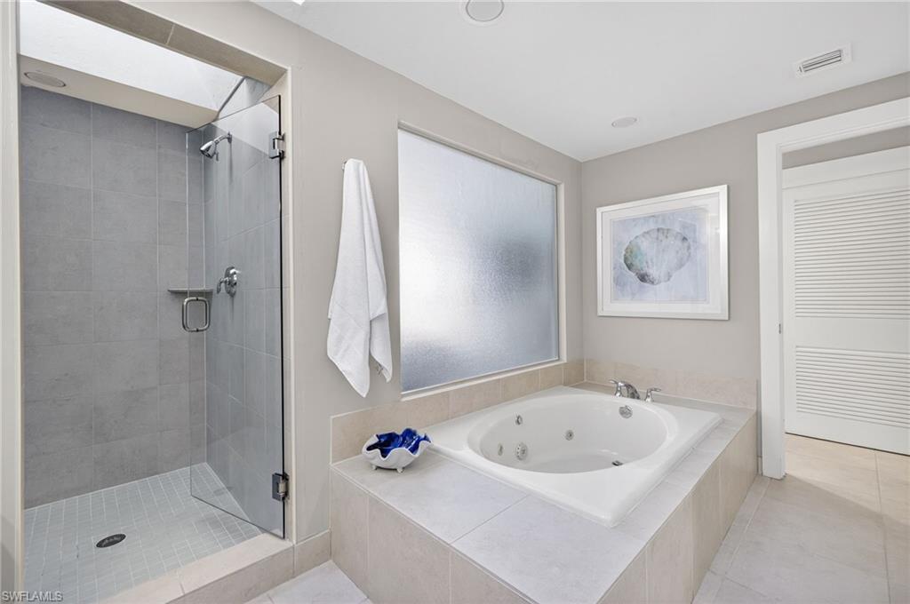 1659 Lands End Village photo 18
