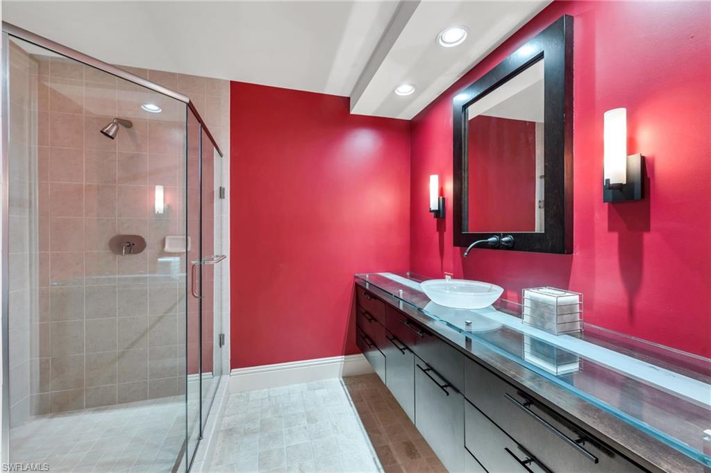 Guest Bedroom 2 Bathroom