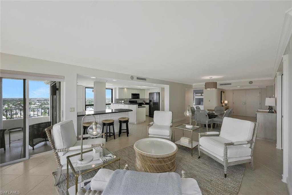 4451 Gulf Shore BLVD N 1205