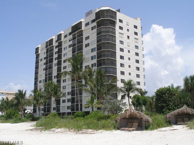 View of apartment building / complex